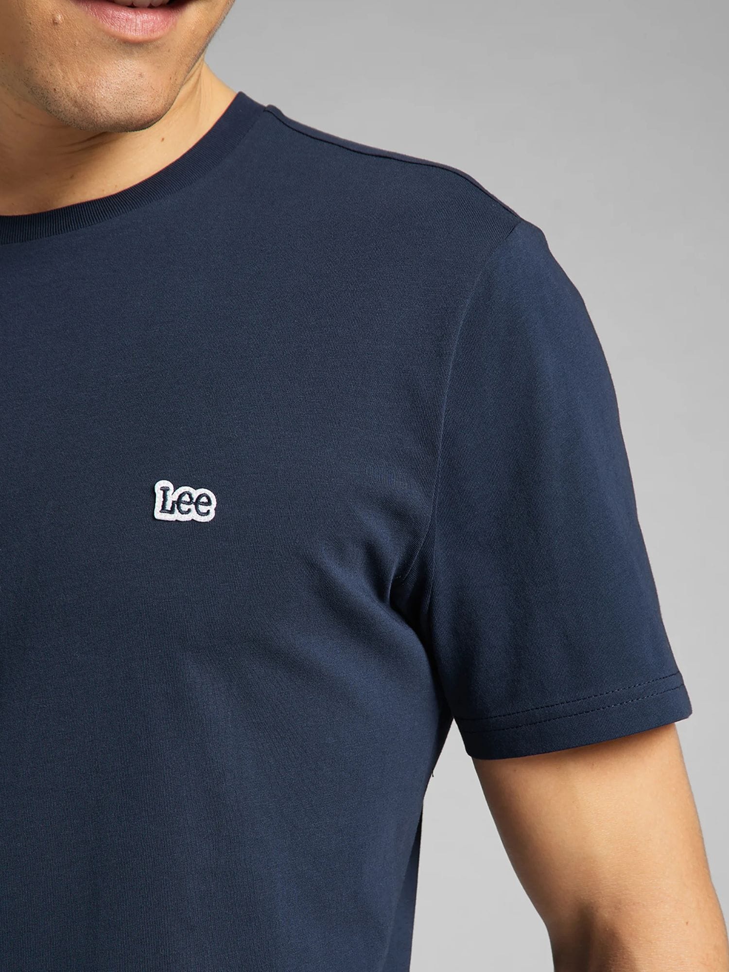 L60UFQ35-49_2